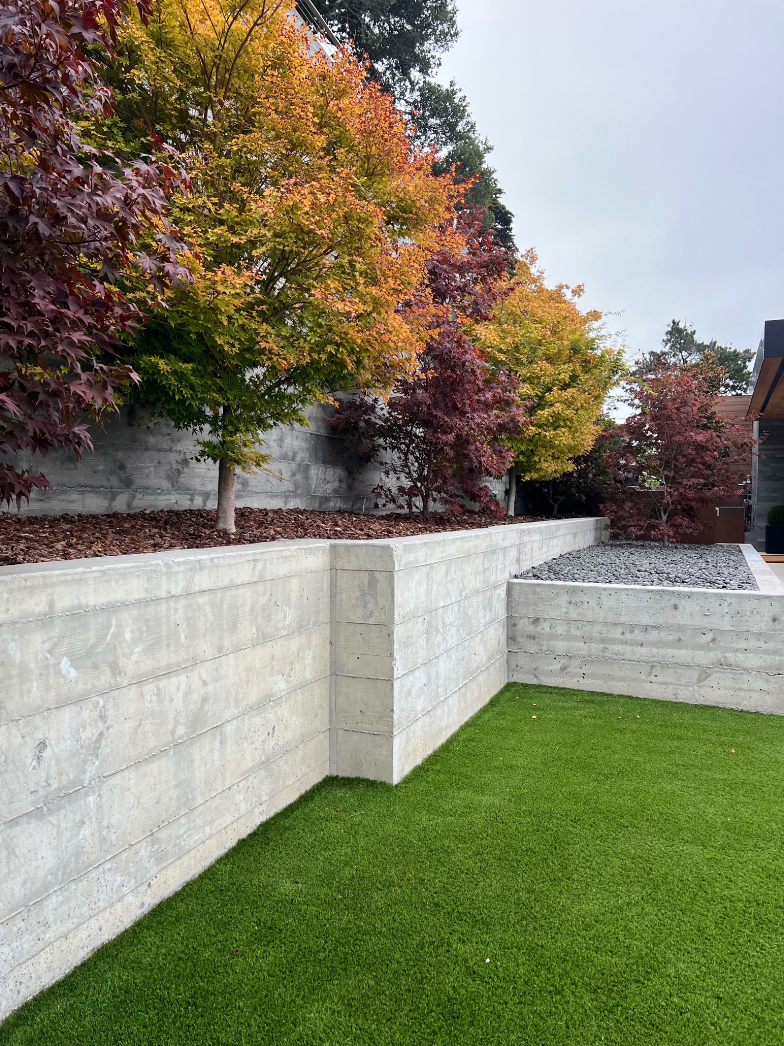 King Landscaping retaining wall and landscape project